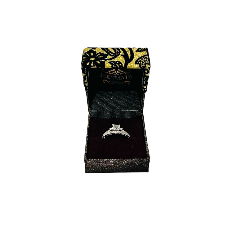 Elegant Silver Diamond Ring